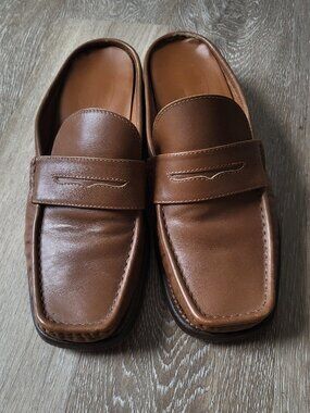 Brown leather loafers / mules